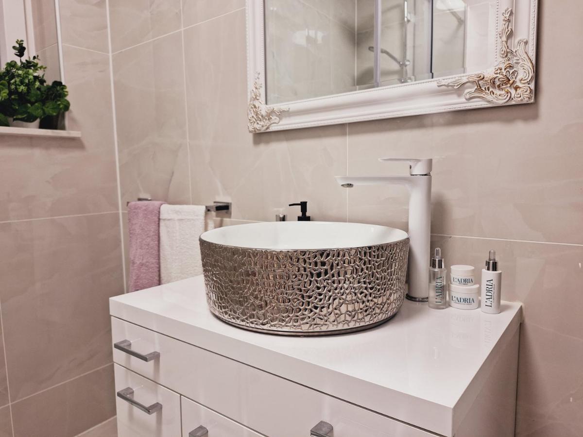 Appartement Apartman Maja **** à Šibenik Extérieur photo